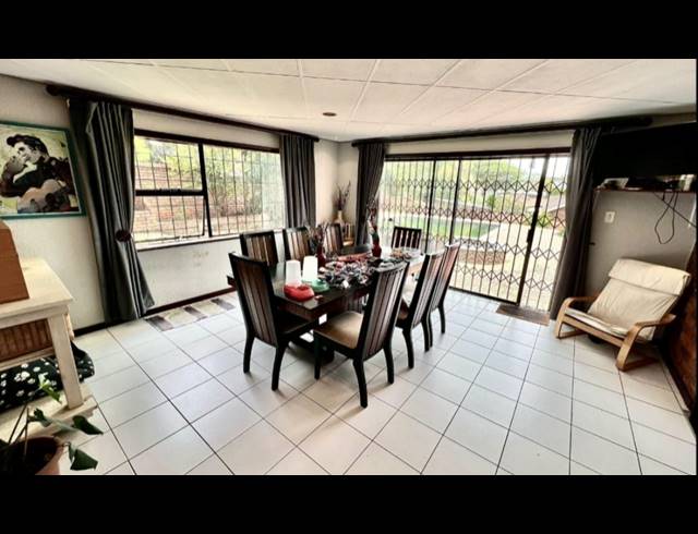 4 BEDROOM FREEHOLD FOR SALE IN GLENVISTA
